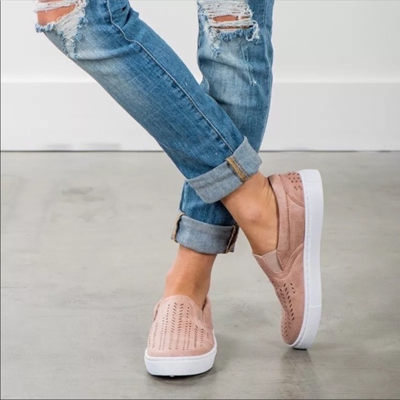 🍂Pink Laser Cut Faux Suede Slip on Shoes🍂 - Picture 5 of 7